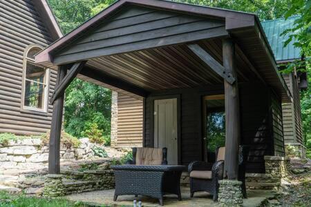 Cozy 2 Bedroom Cabin Nestled In Wooded Hideaway Monterey Luaran gambar