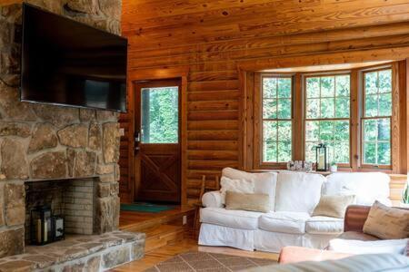 Cozy 2 Bedroom Cabin Nestled In Wooded Hideaway Monterey Luaran gambar