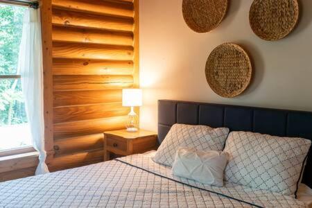 Cozy 2 Bedroom Cabin Nestled In Wooded Hideaway Monterey Luaran gambar