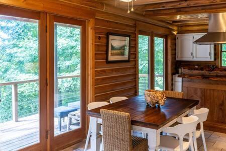 Cozy 2 Bedroom Cabin Nestled In Wooded Hideaway Monterey Luaran gambar