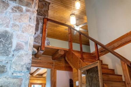 Cozy 2 Bedroom Cabin Nestled In Wooded Hideaway Monterey Luaran gambar